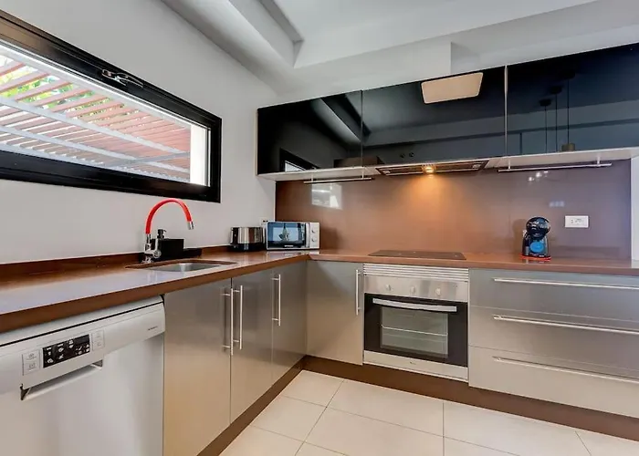 Tajinaste * Costa Adeje